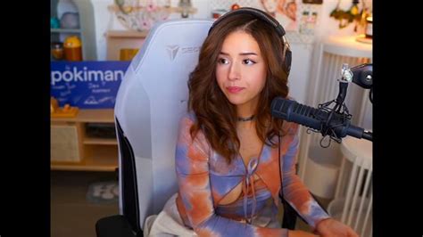 pokimain nip slip|Pokimane Suffers Wardrobe Malfunction On Stream, But Keeps。